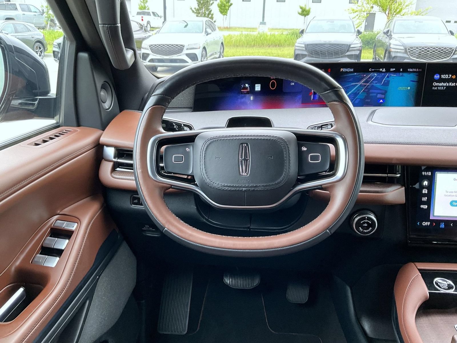 Used 2025 Lincoln Navigator Reserve AWD/4WD image 11