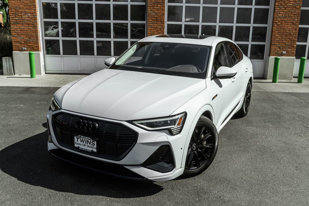 Used 2021 Audi e-tron Premium Plus w/ Premium Plus Package AWD/4WD image 2