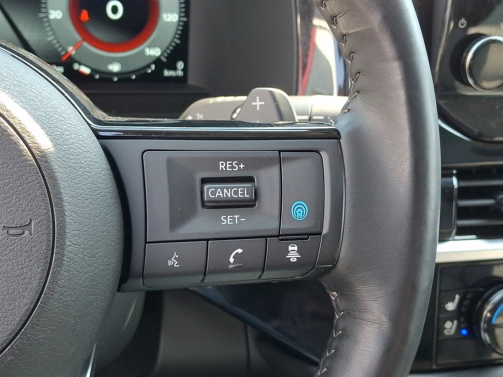 Certified 2024 Nissan Pathfinder Platinum AWD/4WD image 27