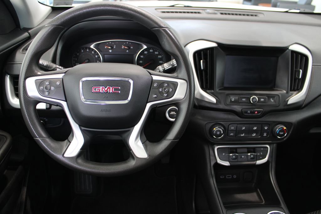 Used 2024 GMC Terrain SLE image 5