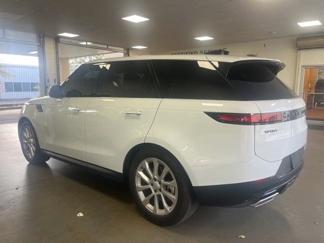 Used 2025 Land Rover Range Rover Sport image 5