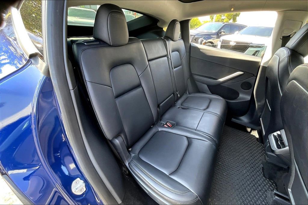 Used 2023 Tesla Model Y Long Range image 18