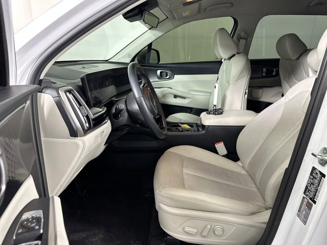Used 2024 Kia Sorento S w/ Panoramic Sunroof Package image 11