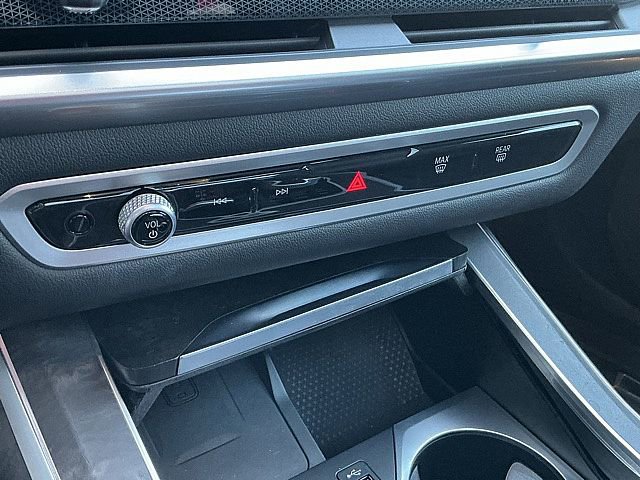 Used 2023 BMW X7 xDrive40i w/ M Sport Package image 26