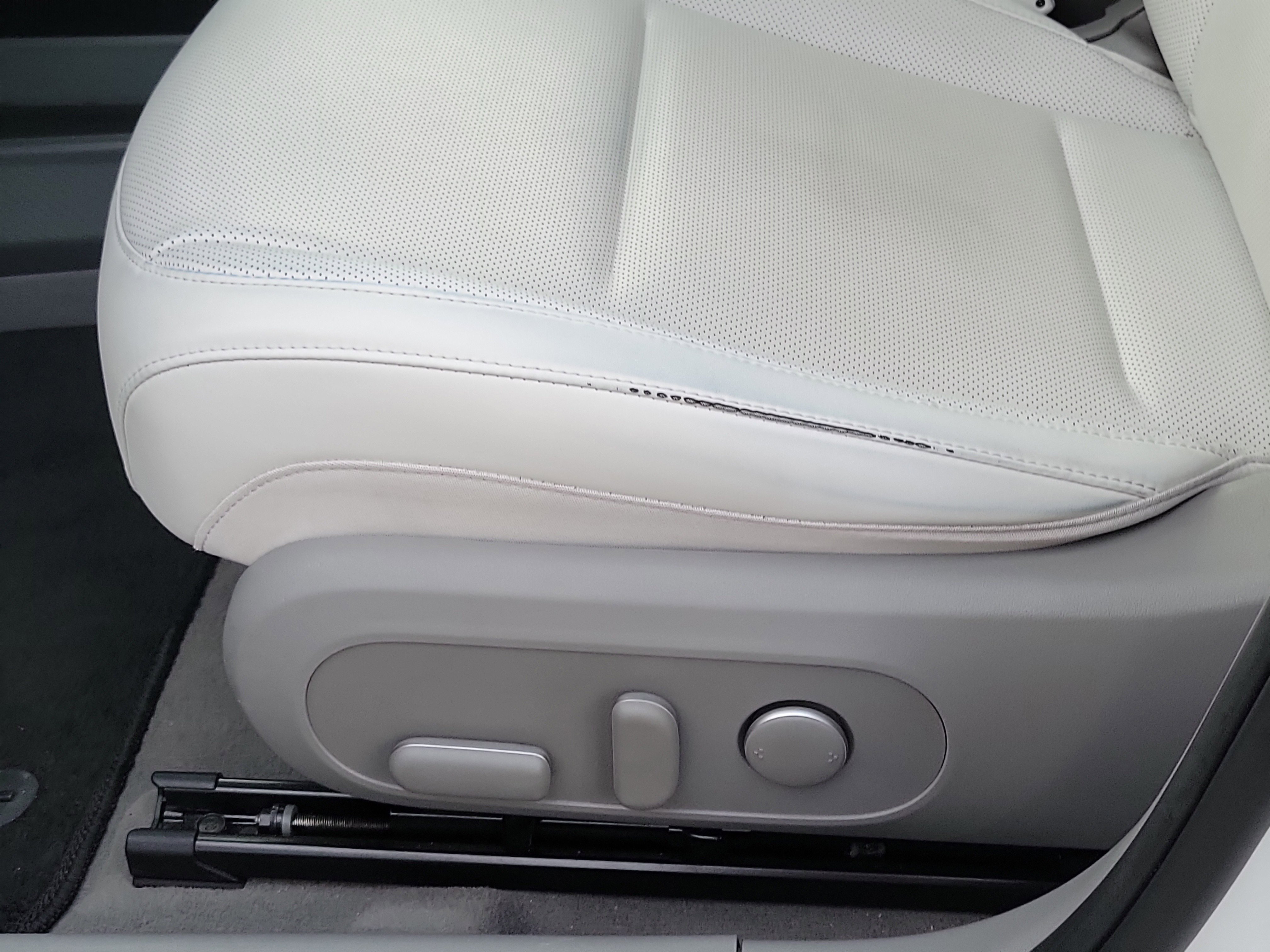 Certified 2023 Hyundai Ioniq 6 Limited image 17