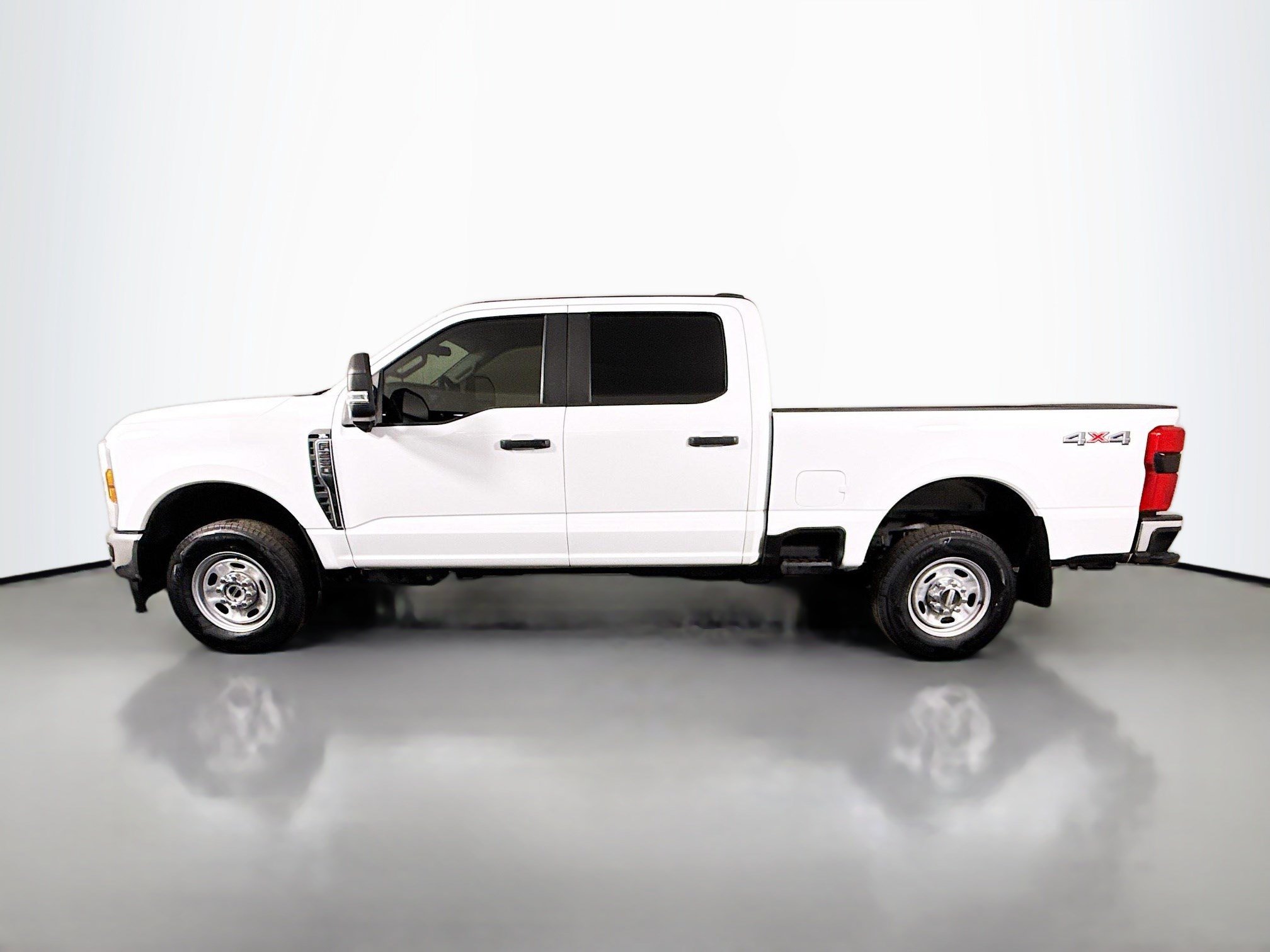 Used 2024 Ford F250 XL w/ 360-Degree Camera Package AWD/4WD image 6