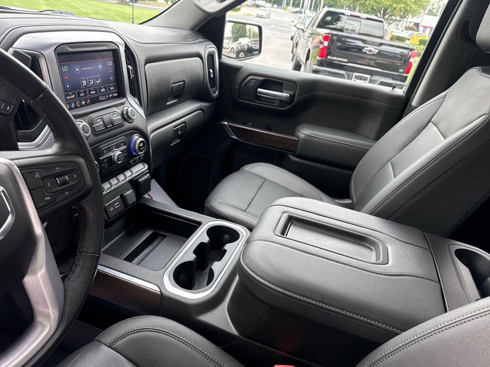 Used 2022 GMC Sierra 1500 SLT w/ SLT Premium Package AWD/4WD image 22