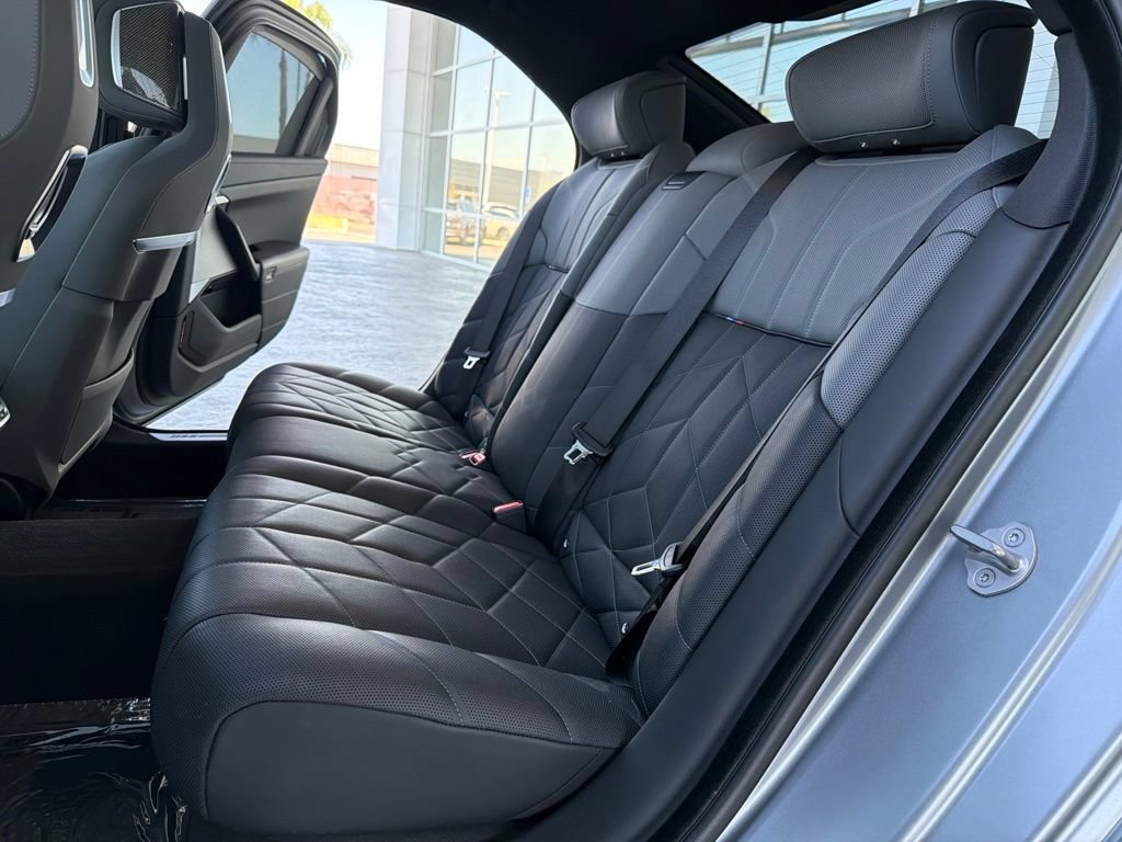 Used 2023 BMW 760i xDrive w/ Luxury Rear Seating Package AWD/4WD image 12