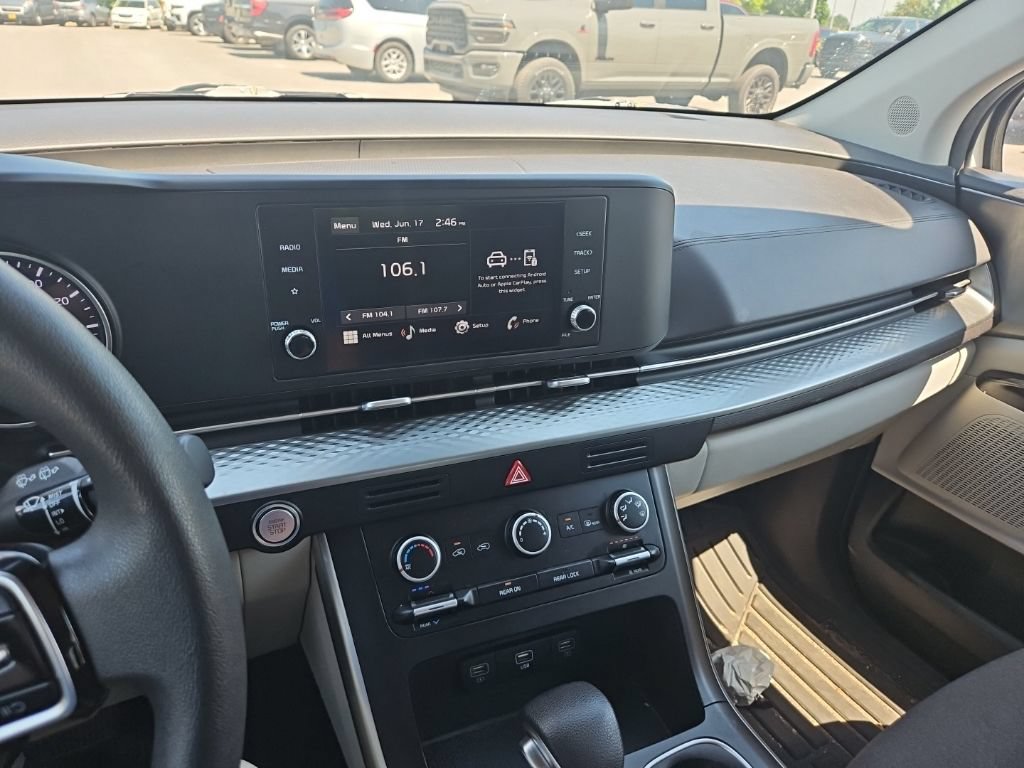 Used 2024 Kia Carnival LX FWD image 20
