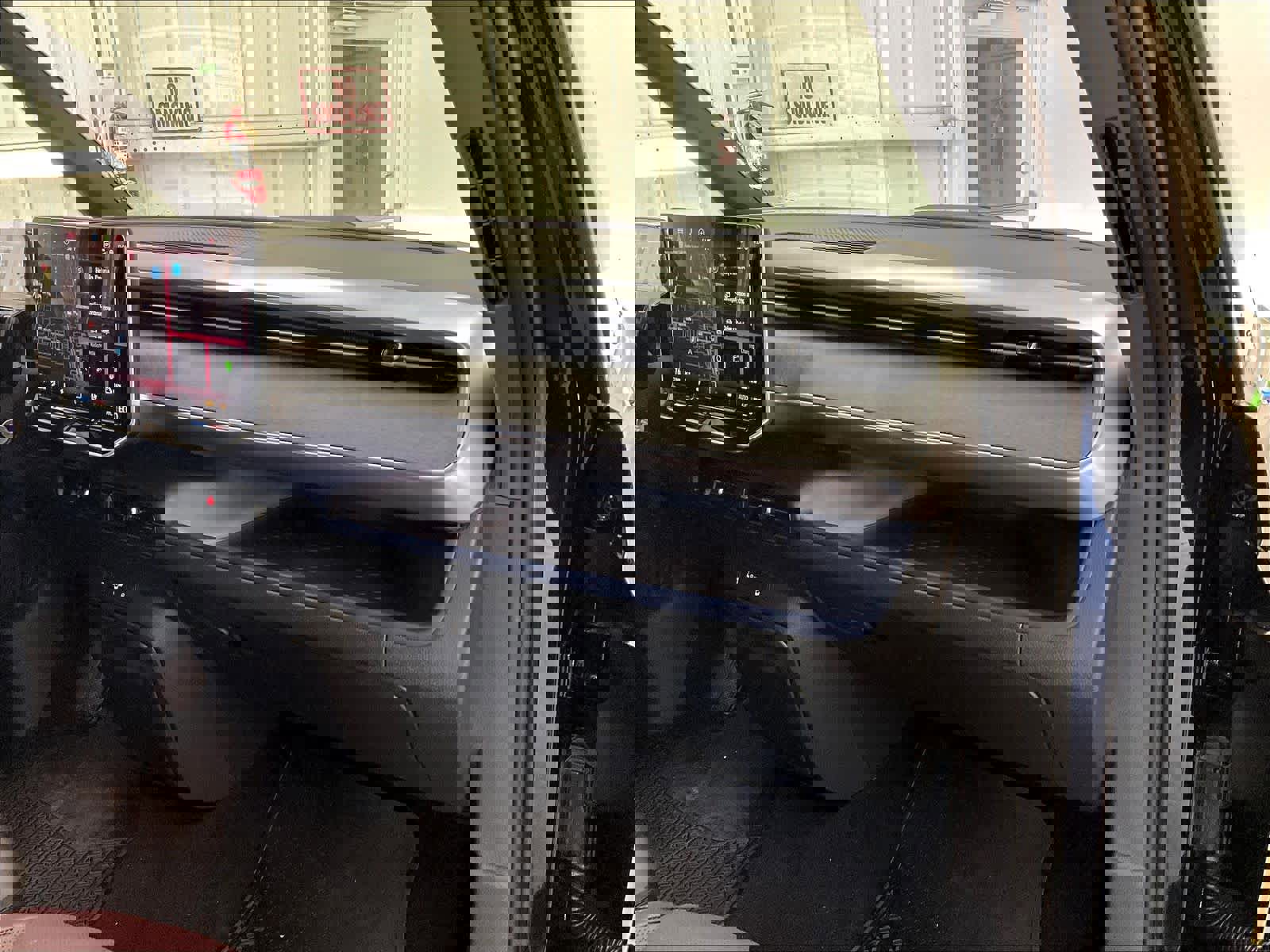 New 2025 Volkswagen ID. Buzz Pro S image 28