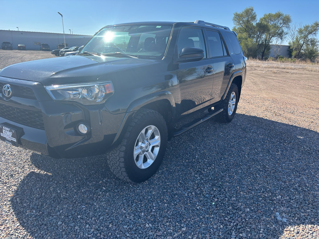 Used 2016 Toyota 4Runner SR5 AWD/4WD image 8