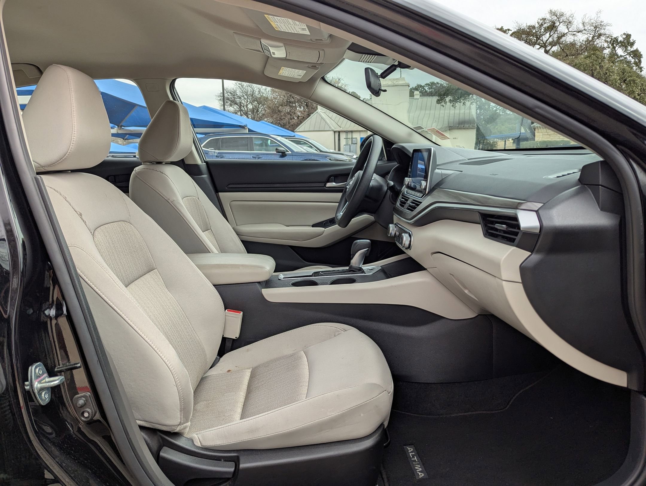 Used 2025 Nissan Altima 2.5 SV image 27