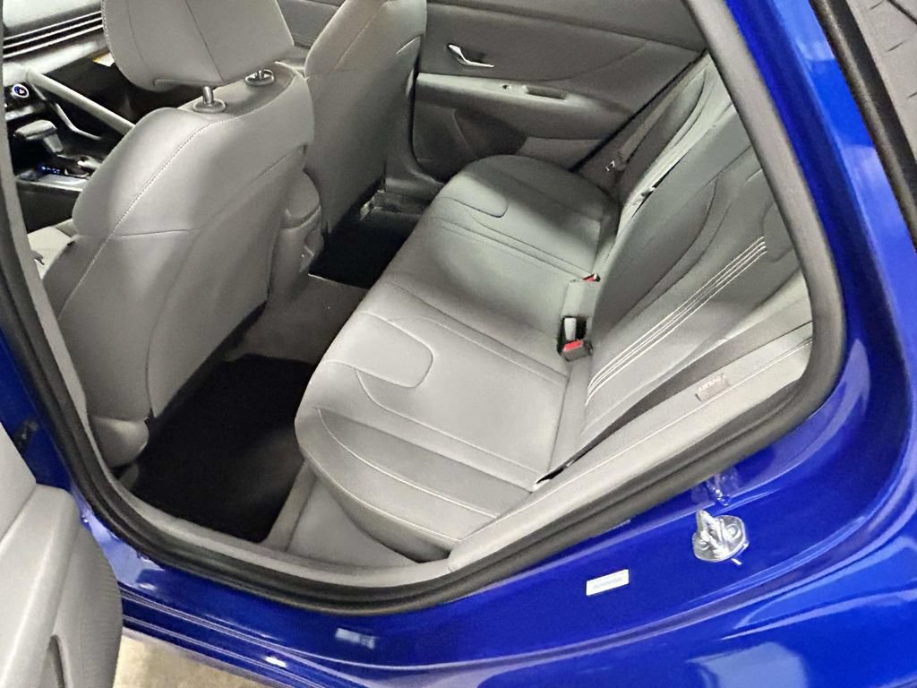Certified 2025 Hyundai Elantra Sport FWD image 8