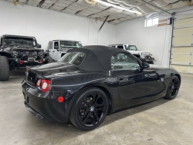 Used 2005 BMW Z4 3.0i RWD image 31