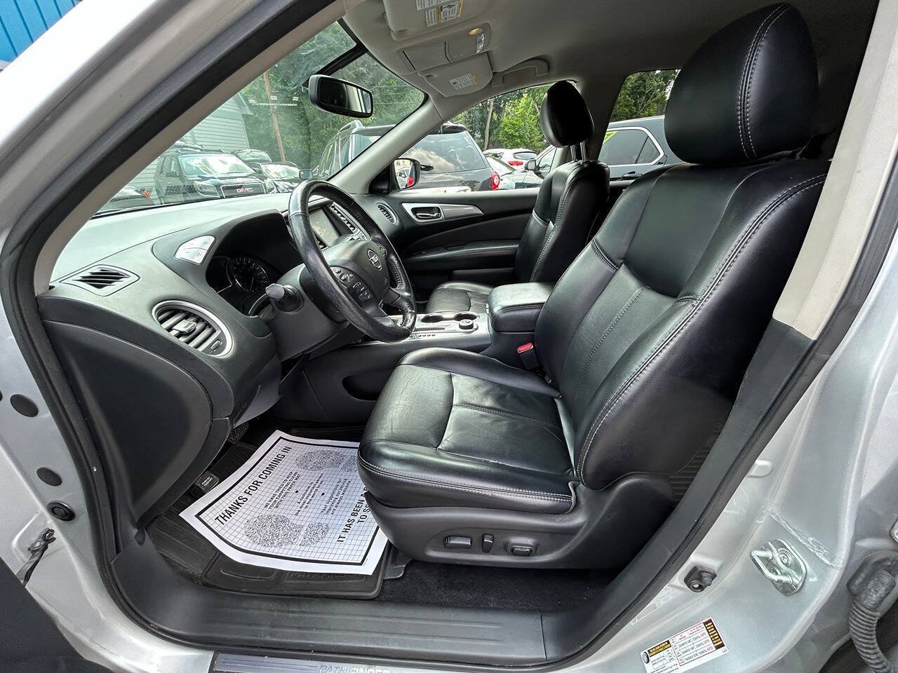 Used 2019 Nissan Pathfinder SL AWD/4WD image 7