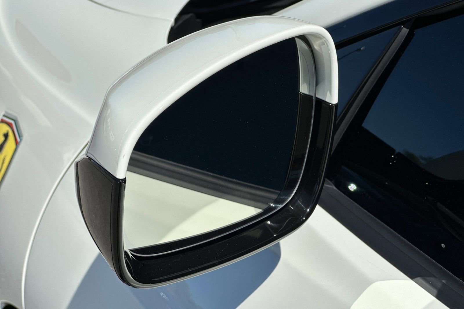 Used 2018 Ferrari 812 Superfast RWD image 40