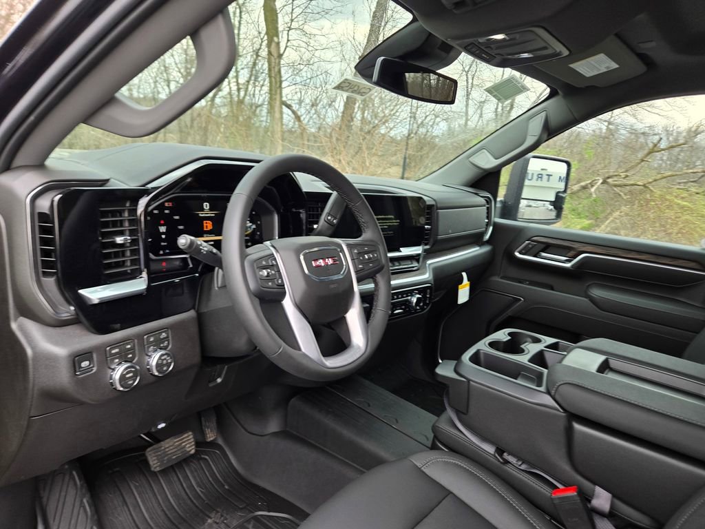 New 2026 GMC Sierra 2500 SLT image 2