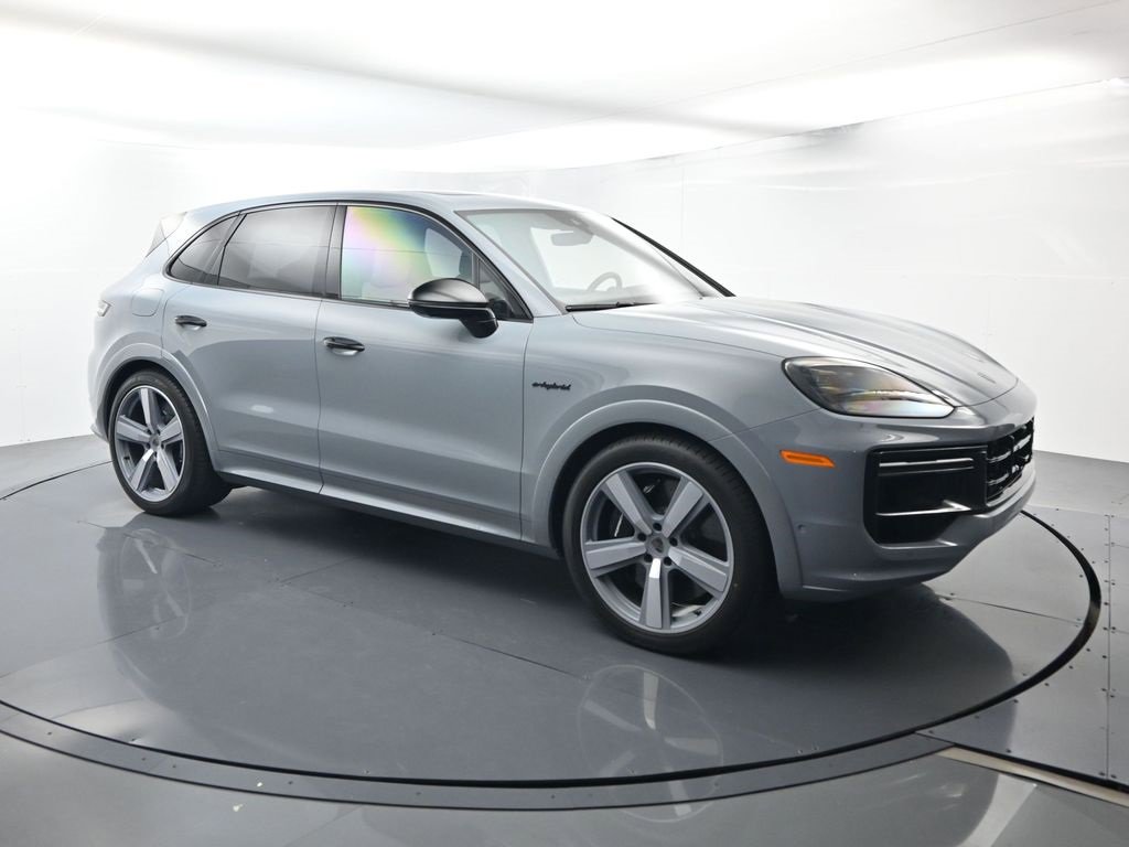 Used 2025 Porsche Cayenne Turbo image 17
