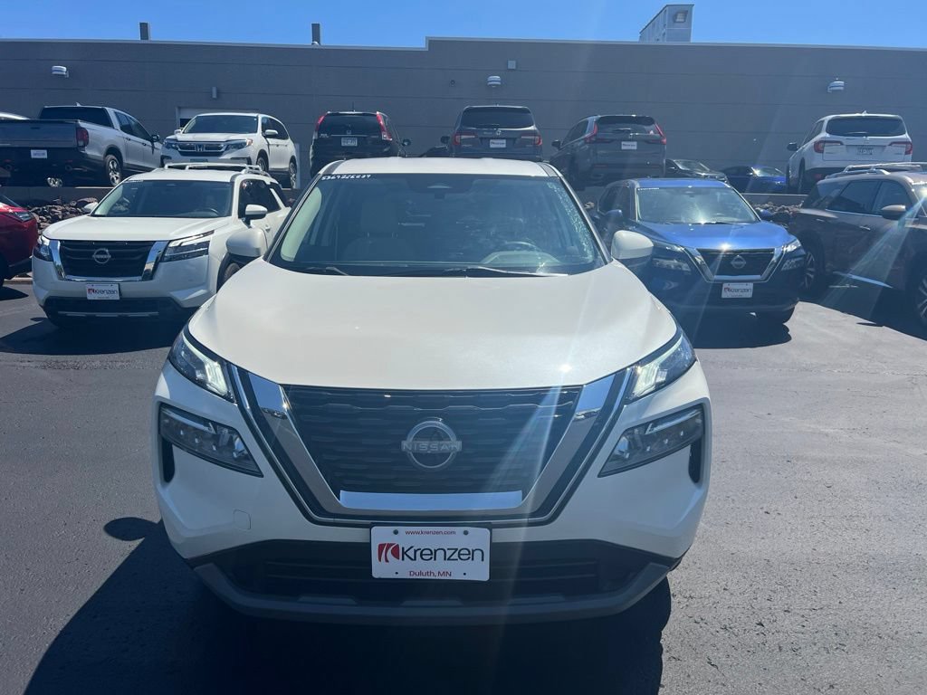 Used 2023 Nissan Rogue SV AWD/4WD image 2