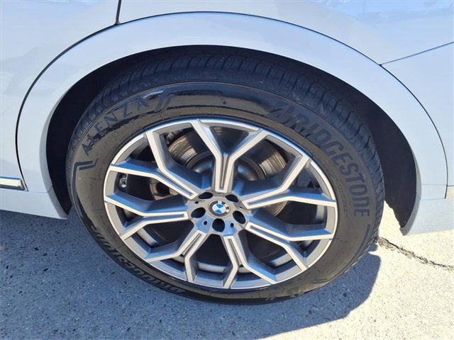 Used 2022 BMW X7 xDrive40i image 21