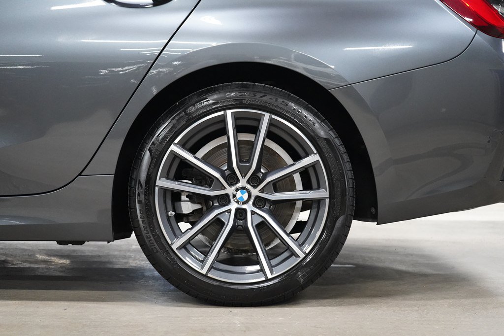 Used 2020 BMW 330i xDrive Sedan w/ Driving Assistance Package AWD/4WD image 37