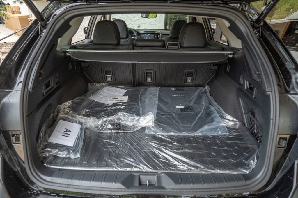 Used 2025 Subaru Outback Touring w/ Popular Package #2 image 20
