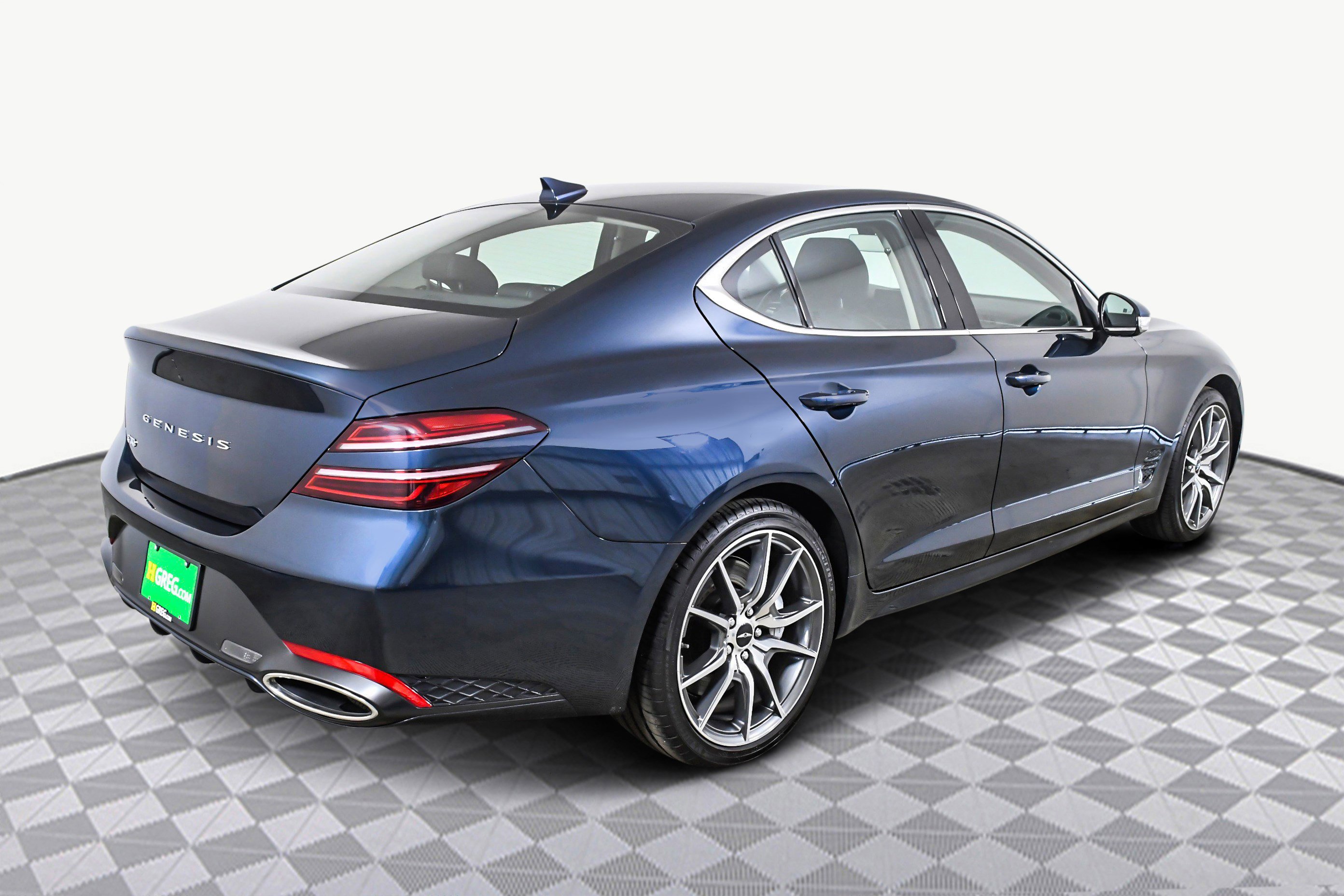 Used 2025 Genesis G70 2.5T image 8