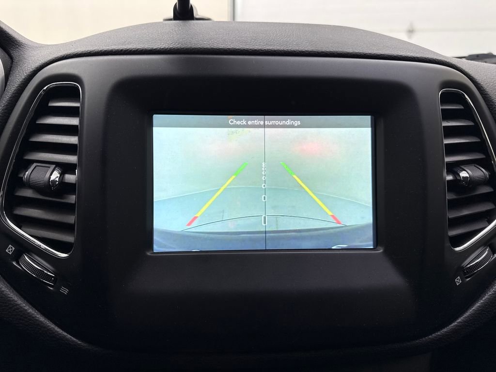 Used 2020 Jeep Compass Latitude w/ Cold Weather Group AWD/4WD image 19