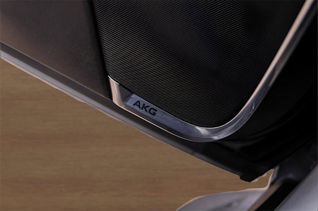 Used 2023 Cadillac Escalade Premium Luxury image 22