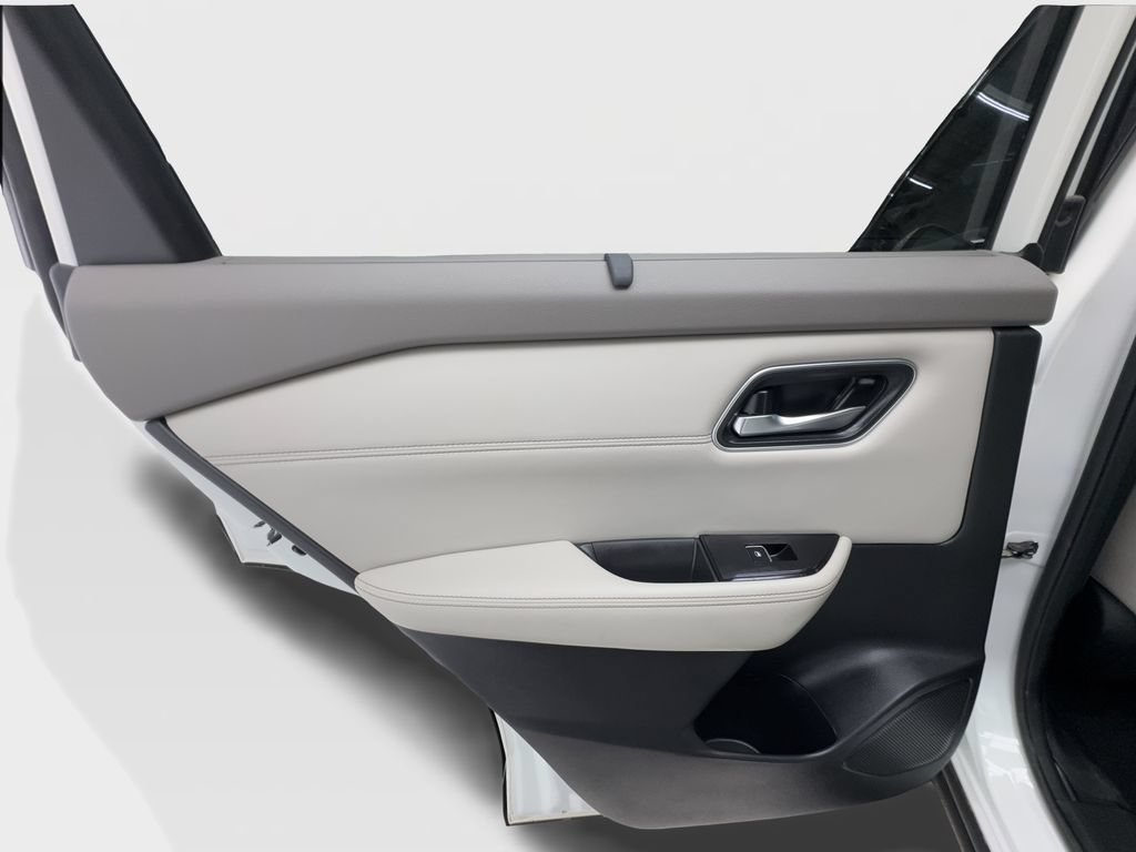 Used 2021 Nissan Rogue SL FWD image 25
