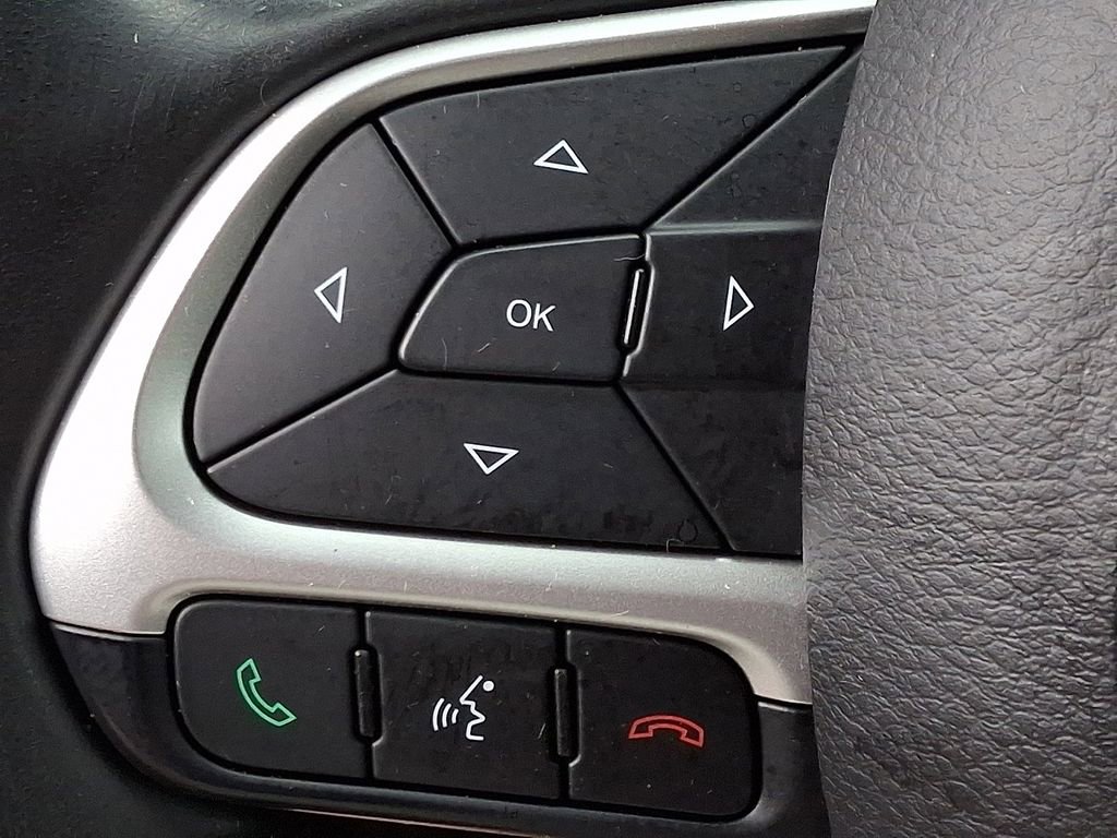 Used 2018 Jeep Compass Latitude AWD/4WD image 19