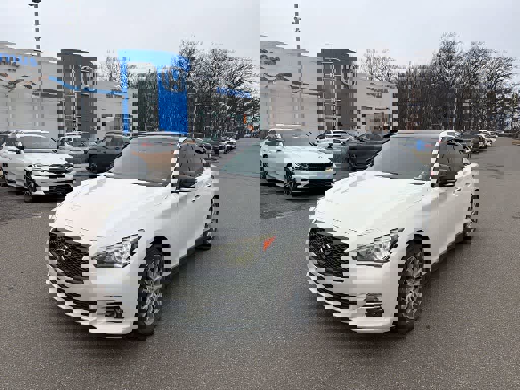 Used 2016 INFINITI Q50 Premium w/ 2.0T Premium Plus Package image 2