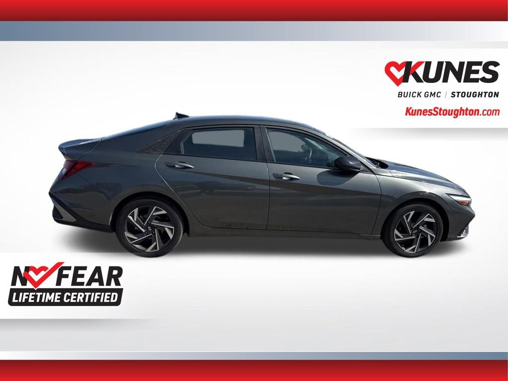 Used 2025 Hyundai Elantra Sport FWD image 13