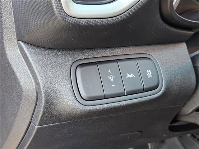 Used 2022 Hyundai Venue SEL w/ Cargo Package image 11