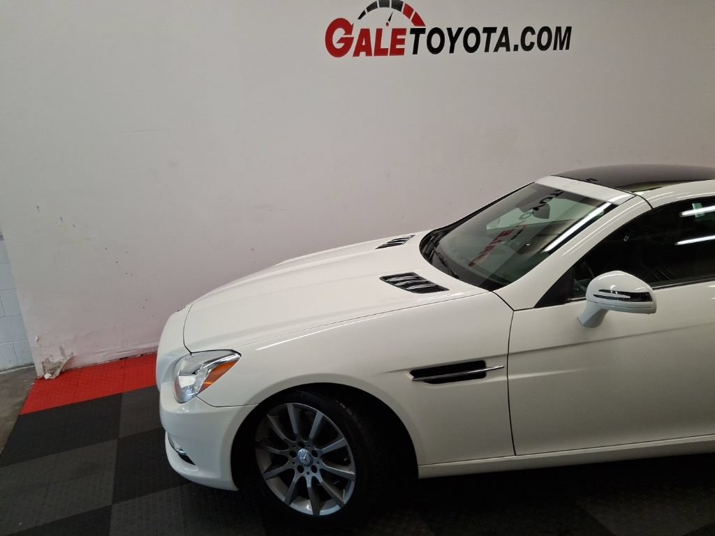 Used 2016 Mercedes-Benz SLK 300 image 5