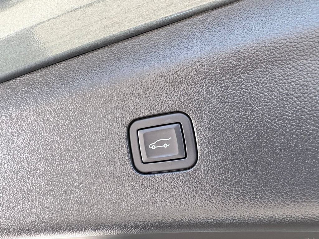 Used 2024 Buick Enclave Essence FWD image 28