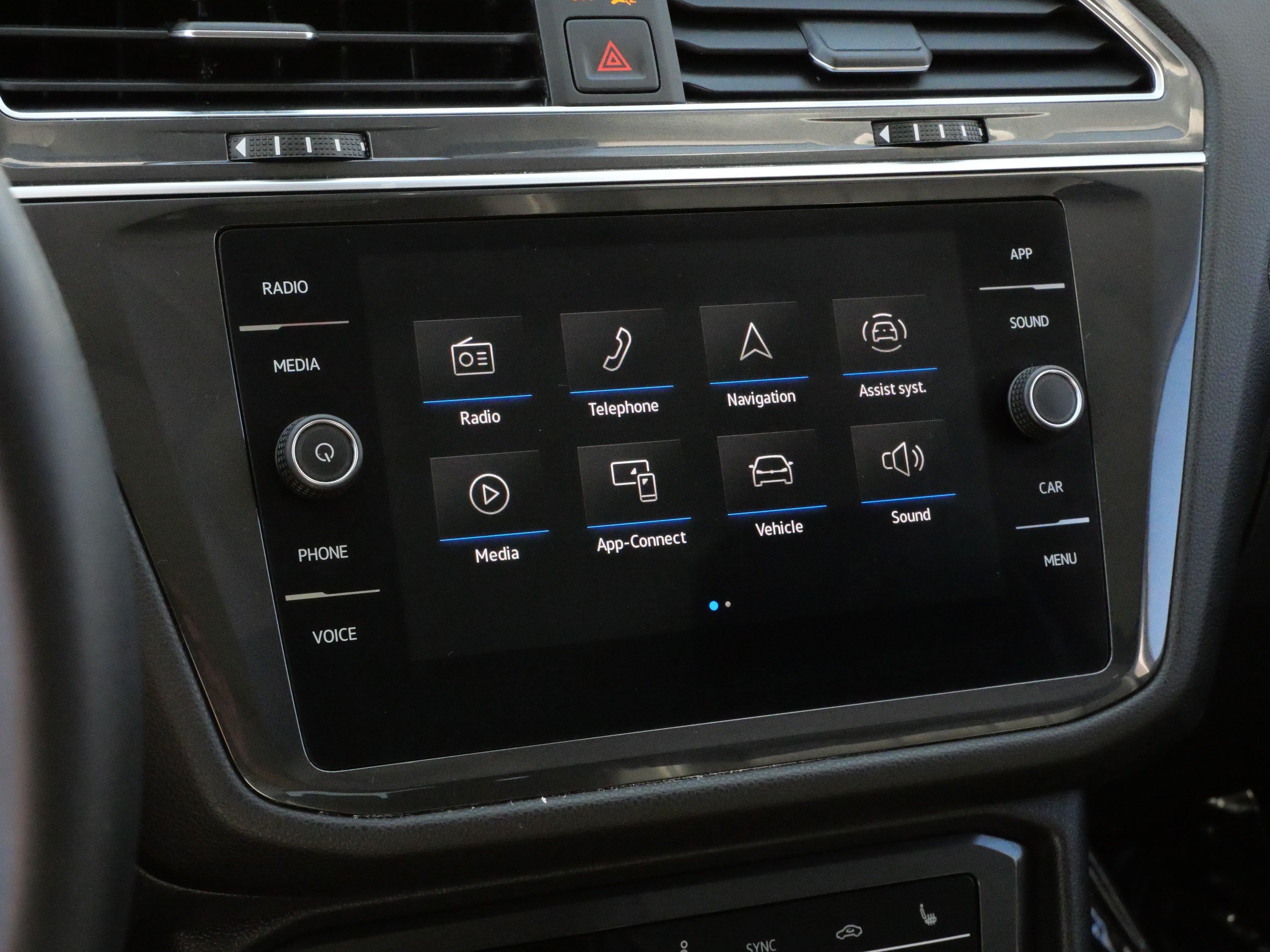Certified 2023 Volkswagen Tiguan SE w/ Panoramic Sunroof Package FWD image 15