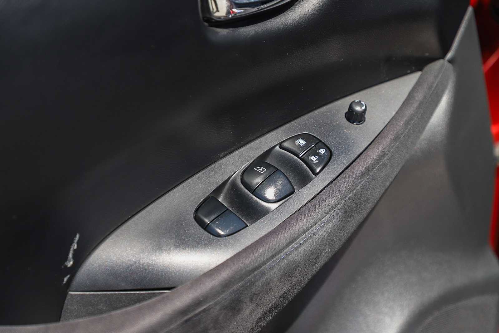 Used 2013 Nissan Leaf S FWD image 19