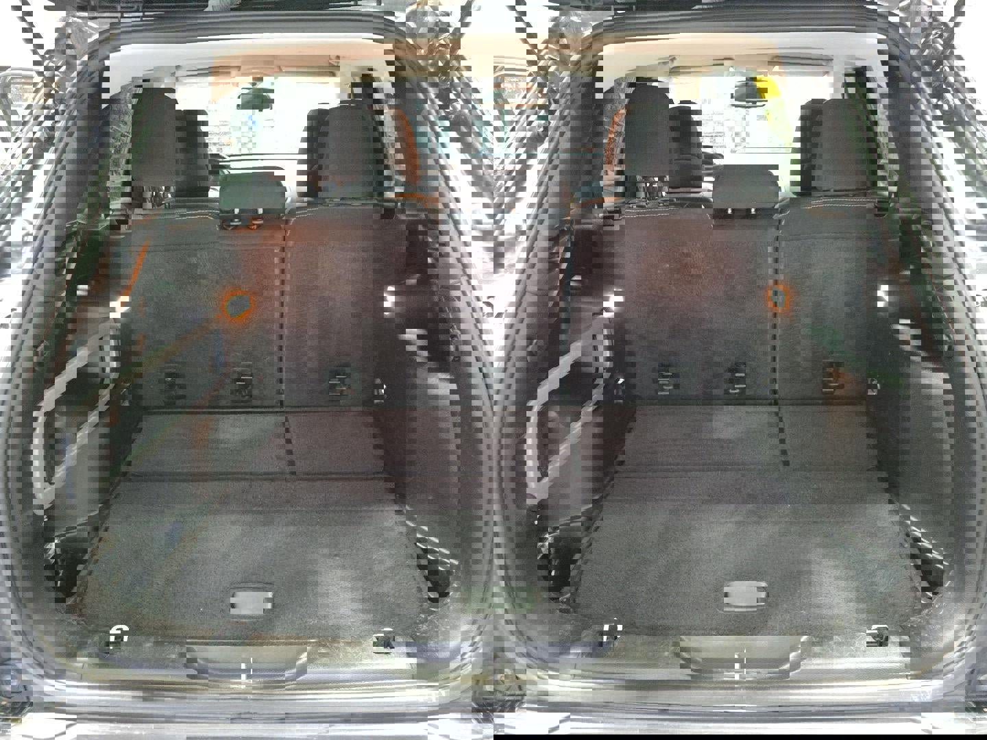 Used 2018 Jeep Cherokee Latitude w/ Cold Weather Group image 19