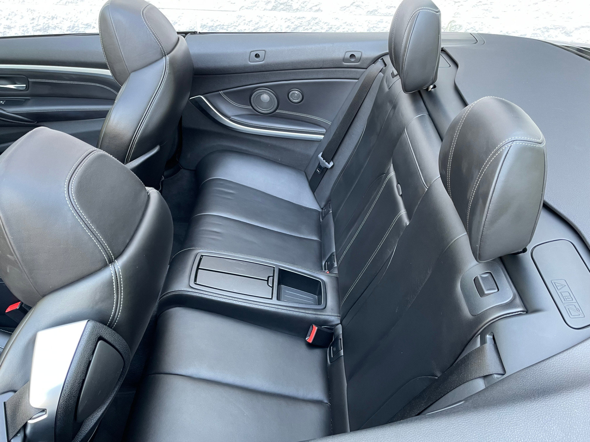 Used 2018 BMW M4 Convertible RWD image 32