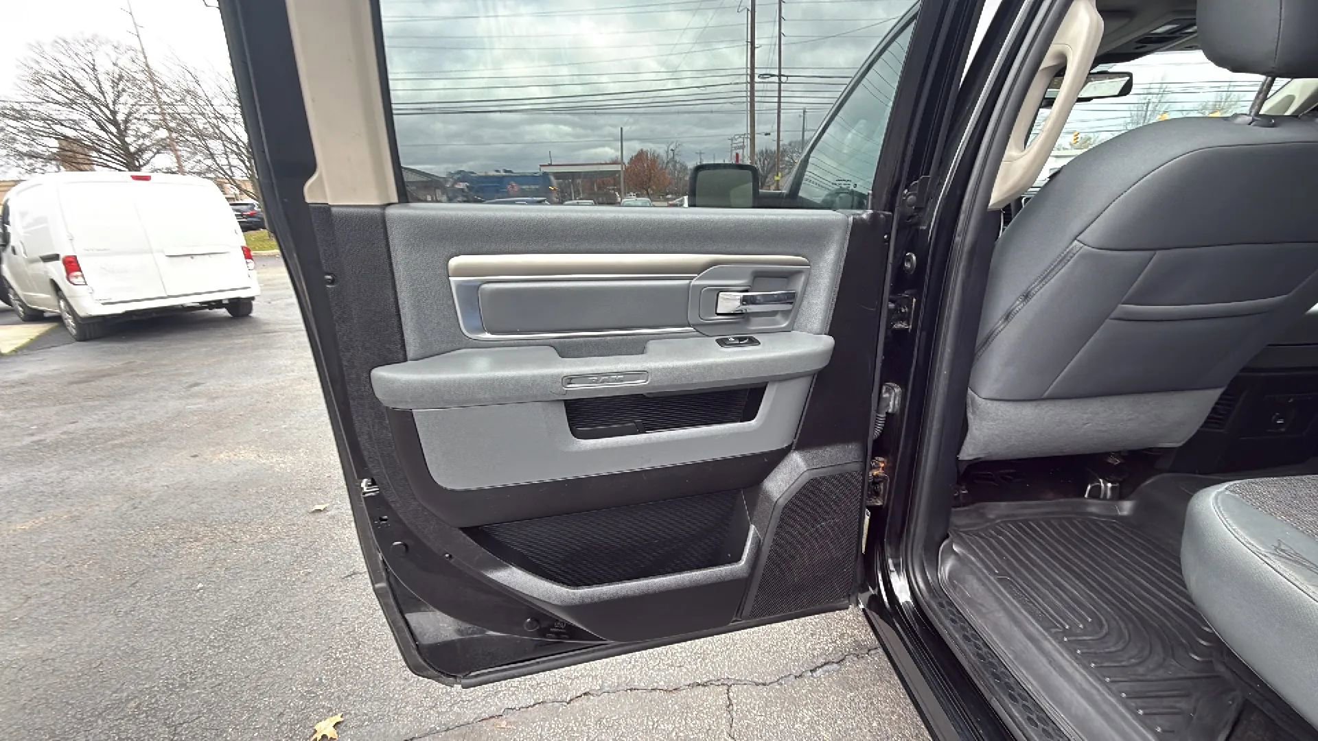 Used 2014 RAM 1500 Big Horn image 11