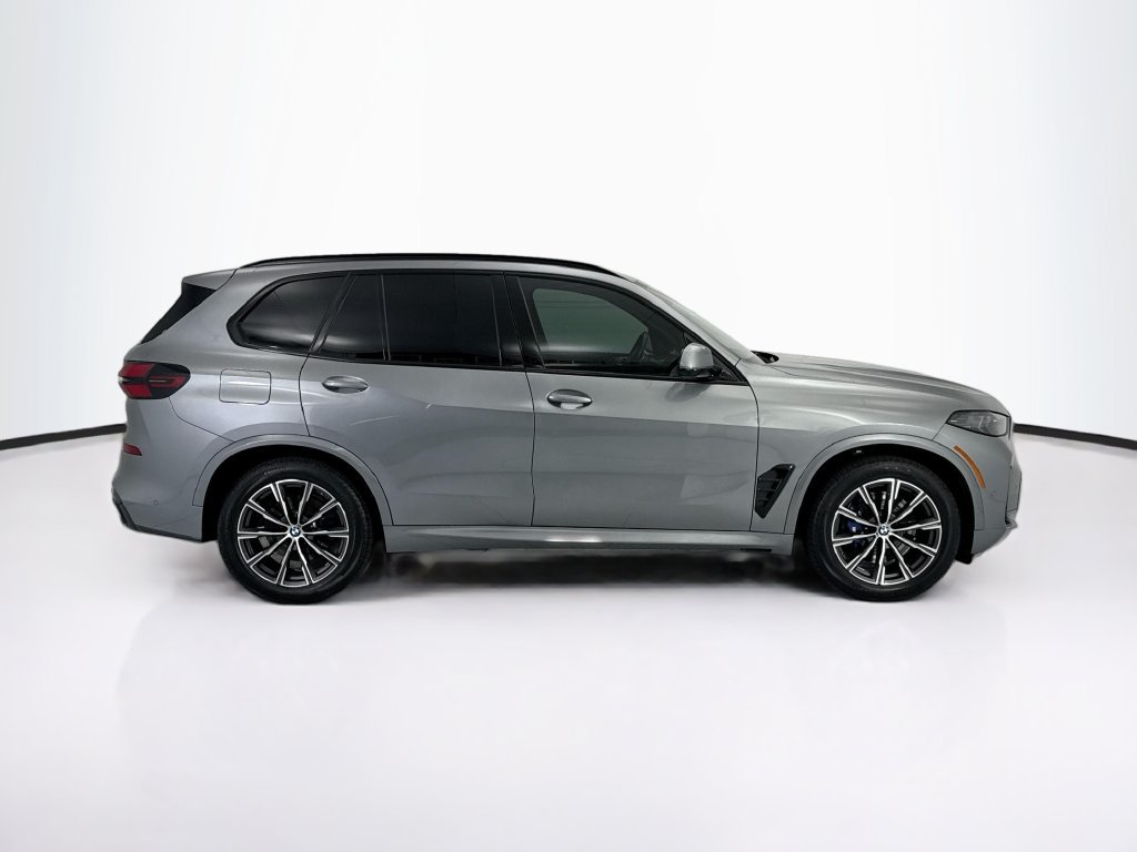 Certified 2024 BMW X5 xDrive40i w/ Executive Package AWD/4WD image 4