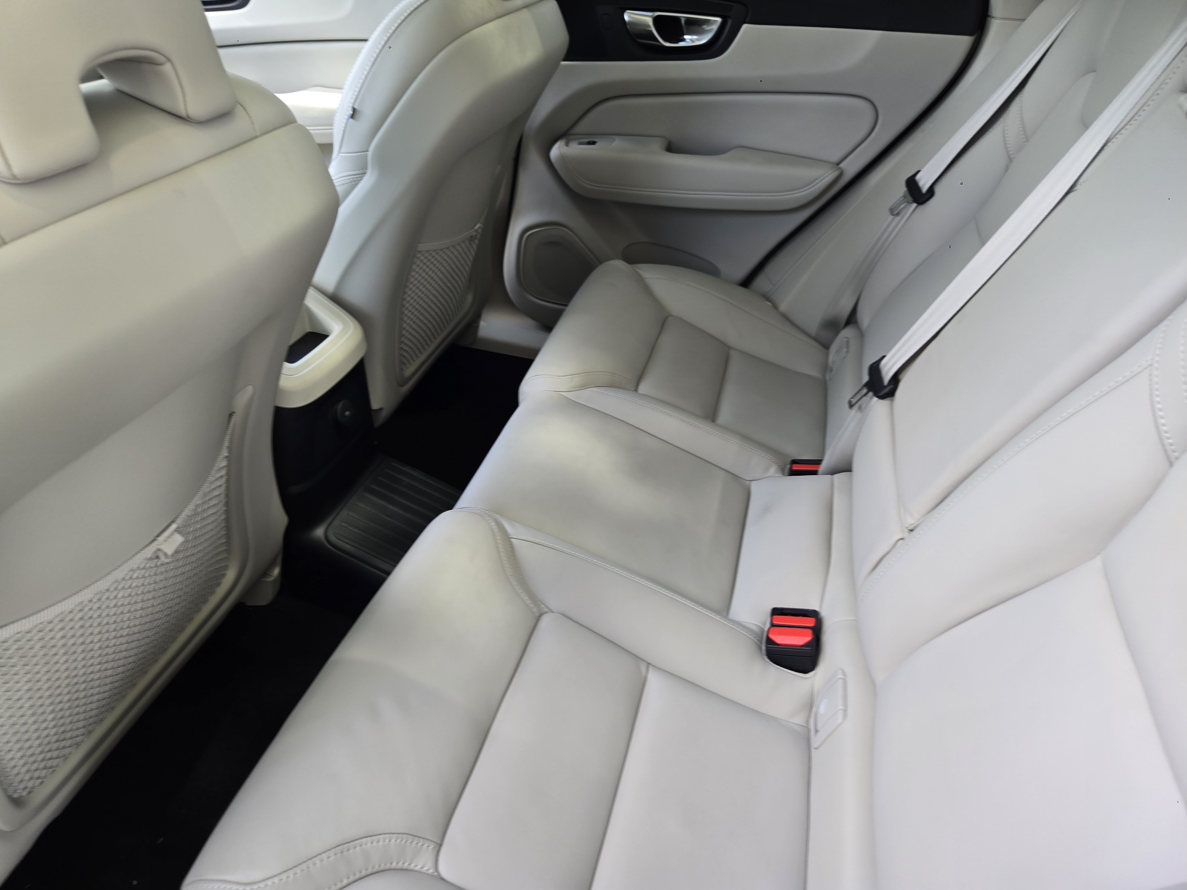 New 2026 Volvo XC60 T8 Ultra w/ Protection Package Premier AWD/4WD image 26