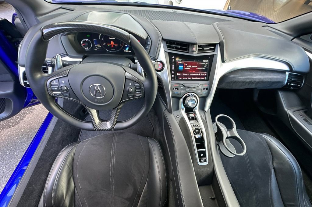 Used 2017 Acura NSX AWD/4WD image 12