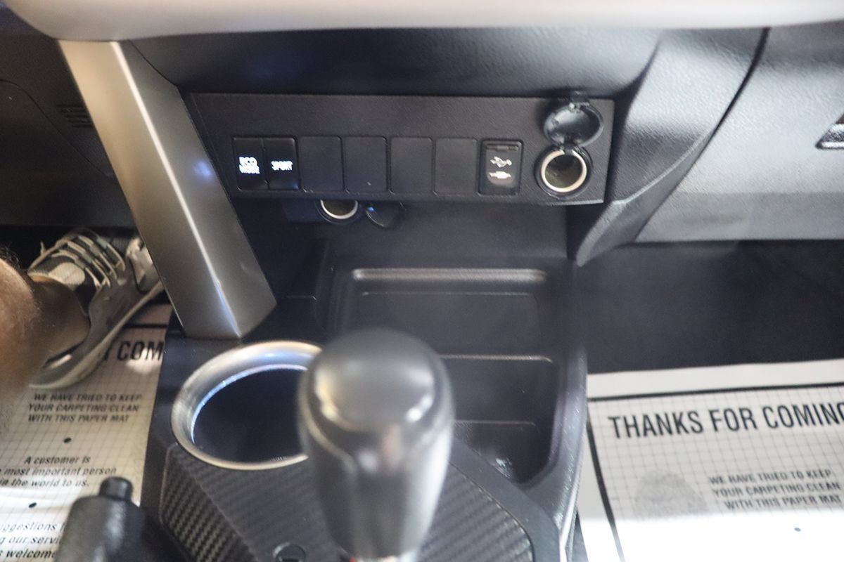 Used 2014 Toyota RAV4 XLE AWD/4WD image 46