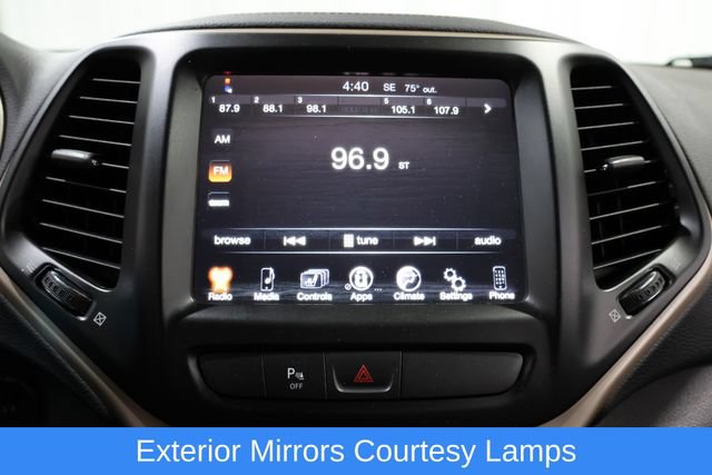 Used 2017 Jeep Cherokee Latitude w/ Safety/Convenience Group AWD/4WD image 19