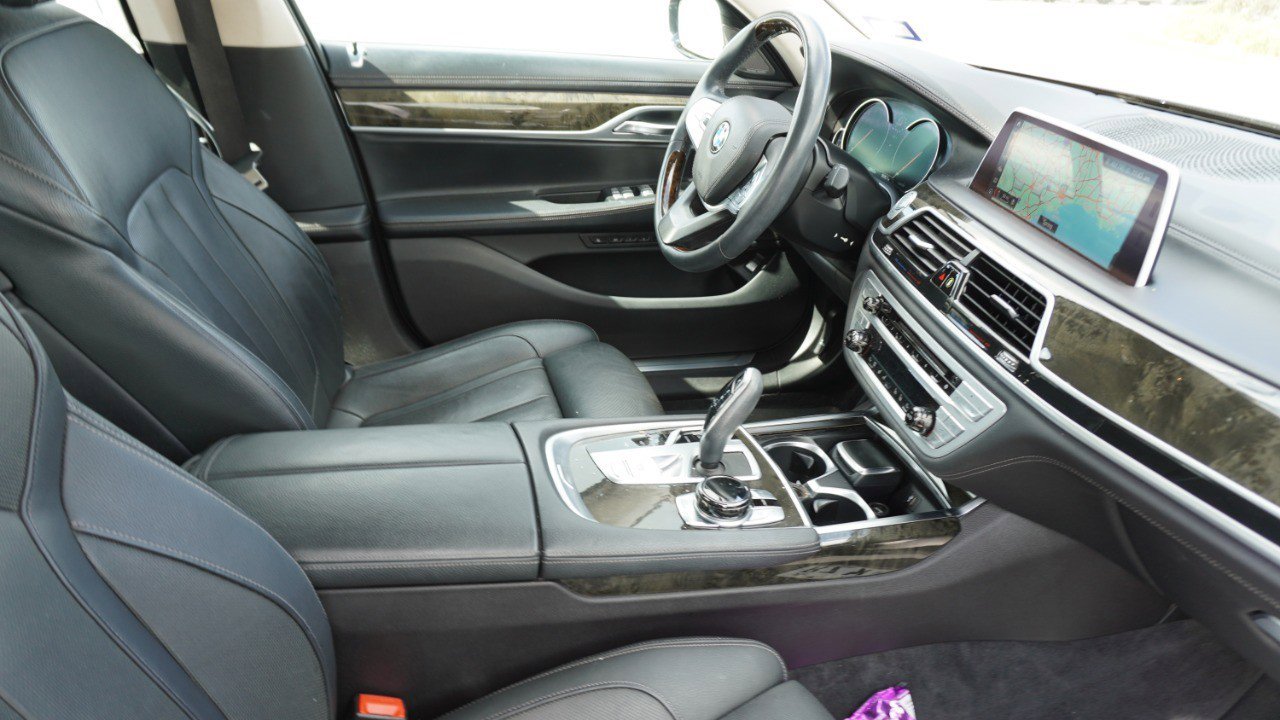 Used 2019 BMW 740i xDrive w/ Executive Package image 6