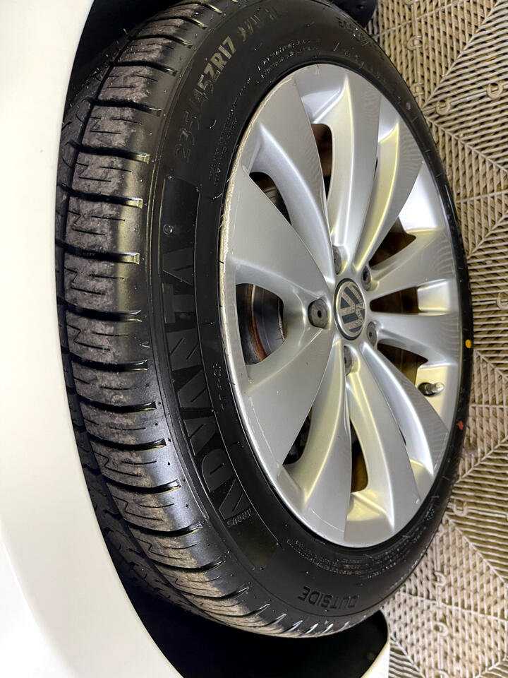 Used 2010 Volkswagen CC Sport image 26