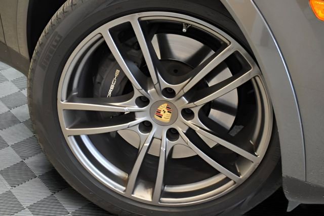 Used 2023 Porsche Cayenne image 30
