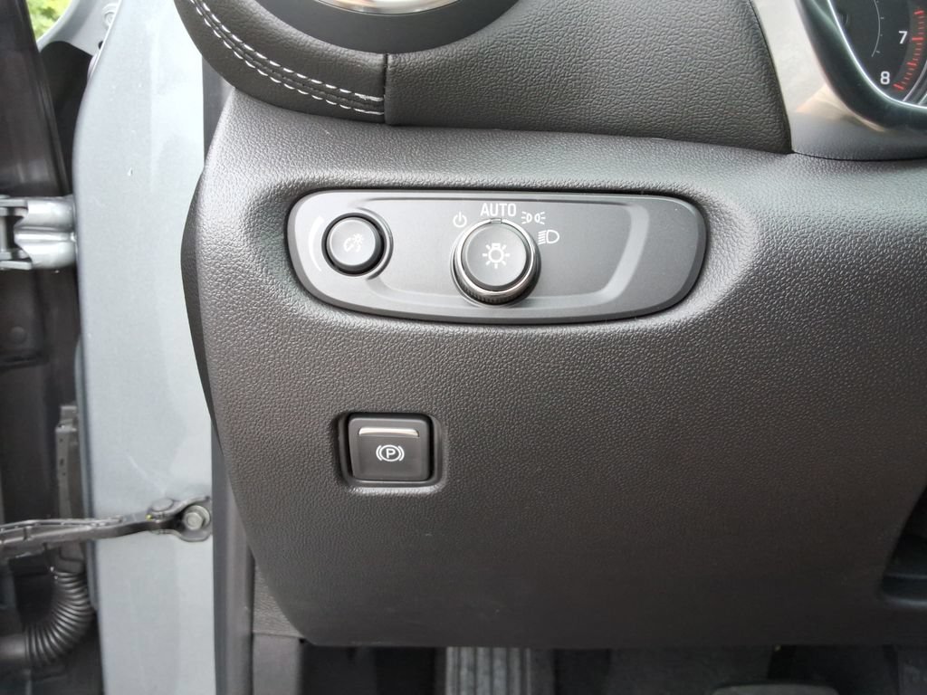 New 2026 Chevrolet Blazer LT w/ Convenience Package FWD image 33